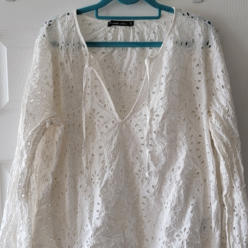 ABERCROMBIE AND FITCH EYELIT SHIRT